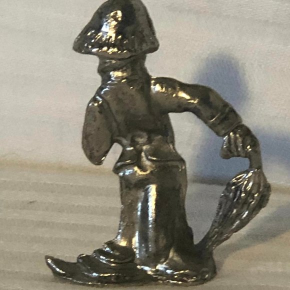 Vintage Small Pewter Clown W/ Hobo Clothes Holding Umbrella - Picture 3 of 9